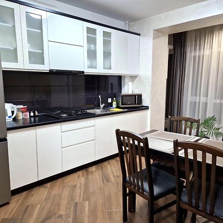 Modern Apartment On Belvedere Івано-Франківськ Екстер'єр фото