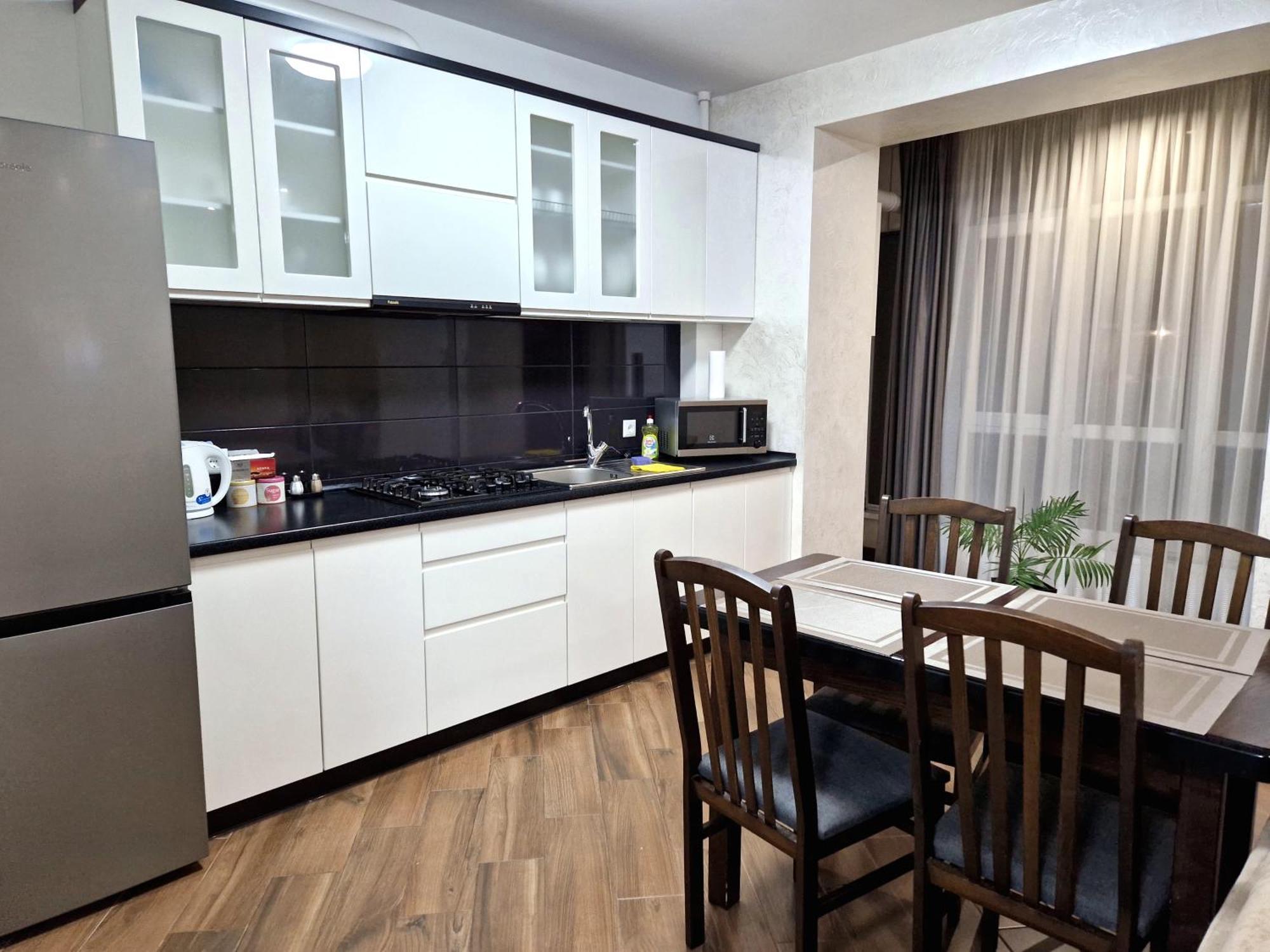 Modern Apartment On Belvedere Івано-Франківськ Екстер'єр фото