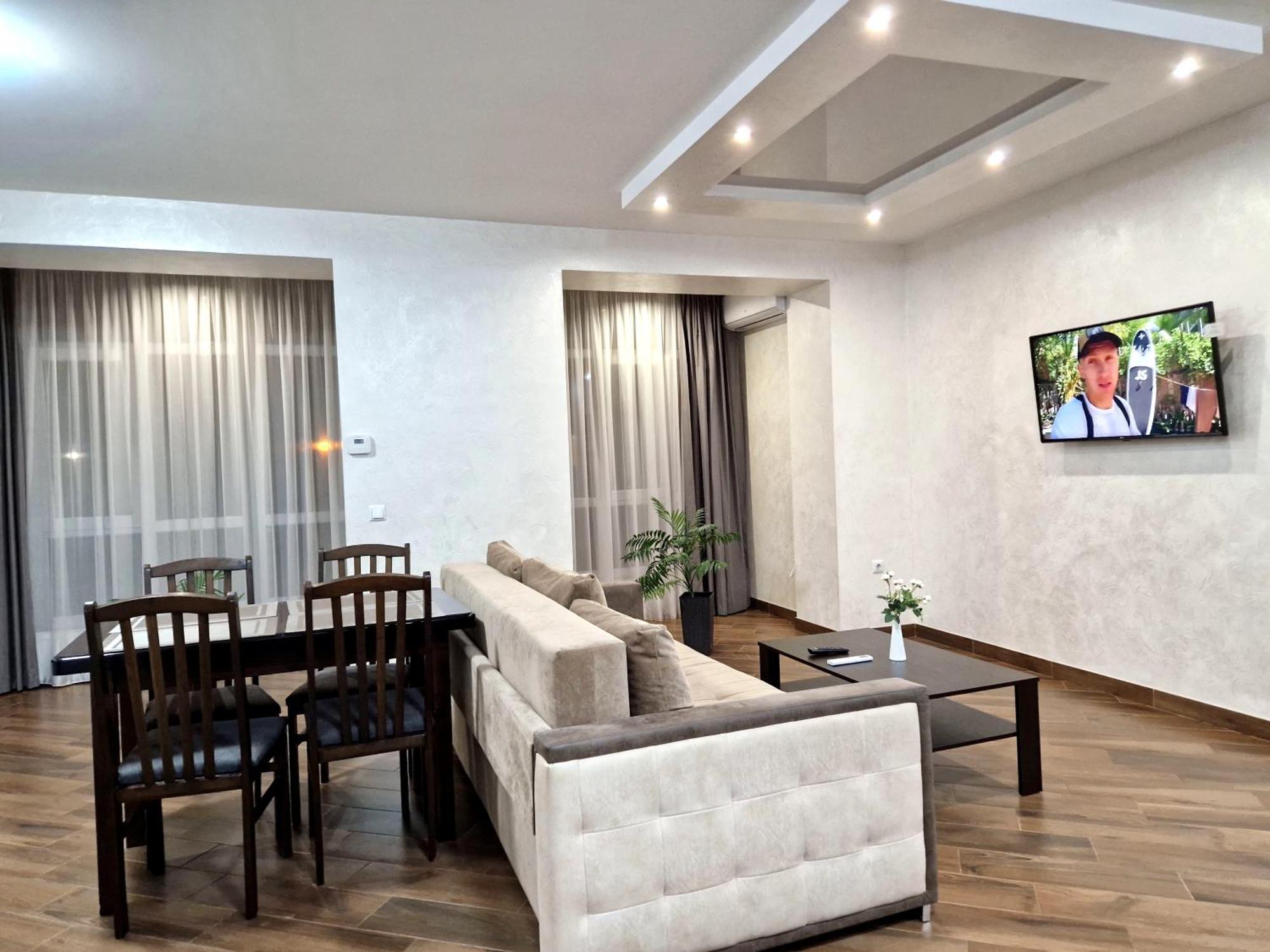 Modern Apartment On Belvedere Івано-Франківськ Екстер'єр фото